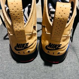 Jordan 7 Retro SE Shoe. Size big boys size 6.5. Worn once!